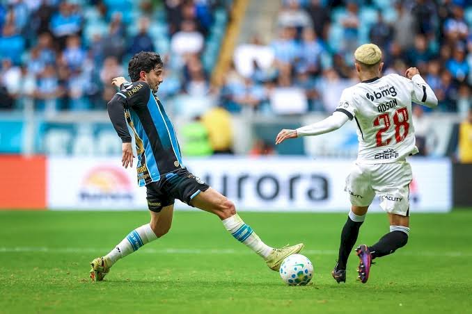 Em casa, Grêmio perde de virada por 2 a 1 para o Vasco pelo Brasileirão