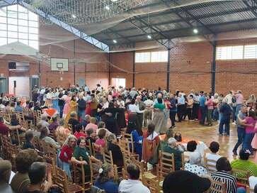 Baile Gaúcho reúne grupos da região em uma tarde de integração e tradição