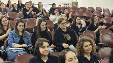 Profissionais de Ipiranga do Sul participam de seminário sobre leitura e escrita na Educação Infantil