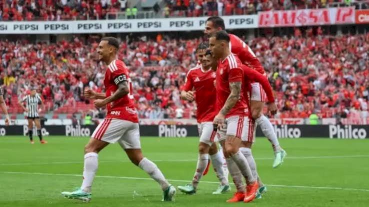 No Beira-Rio, Inter vence por 3 a 0 o Botafogo no Brasileirão e ganha respiro na luta contra a zona de rebaixamento