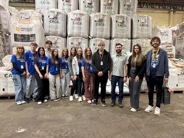 Jovens aprendizes de Getúlio Vargas realizam visita técnica à MEPEL e à CACIL Sementes